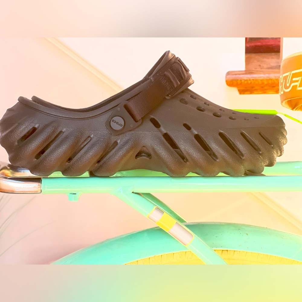 CROCS: Echo Clog; Black; M (9) W (11) **Brand New**